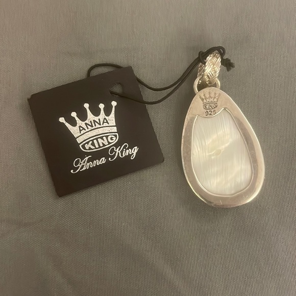 Mother of pearl oval cluster pendant set in 925 sterling silver 1 1.2” Anna King - Picture 4 of 4